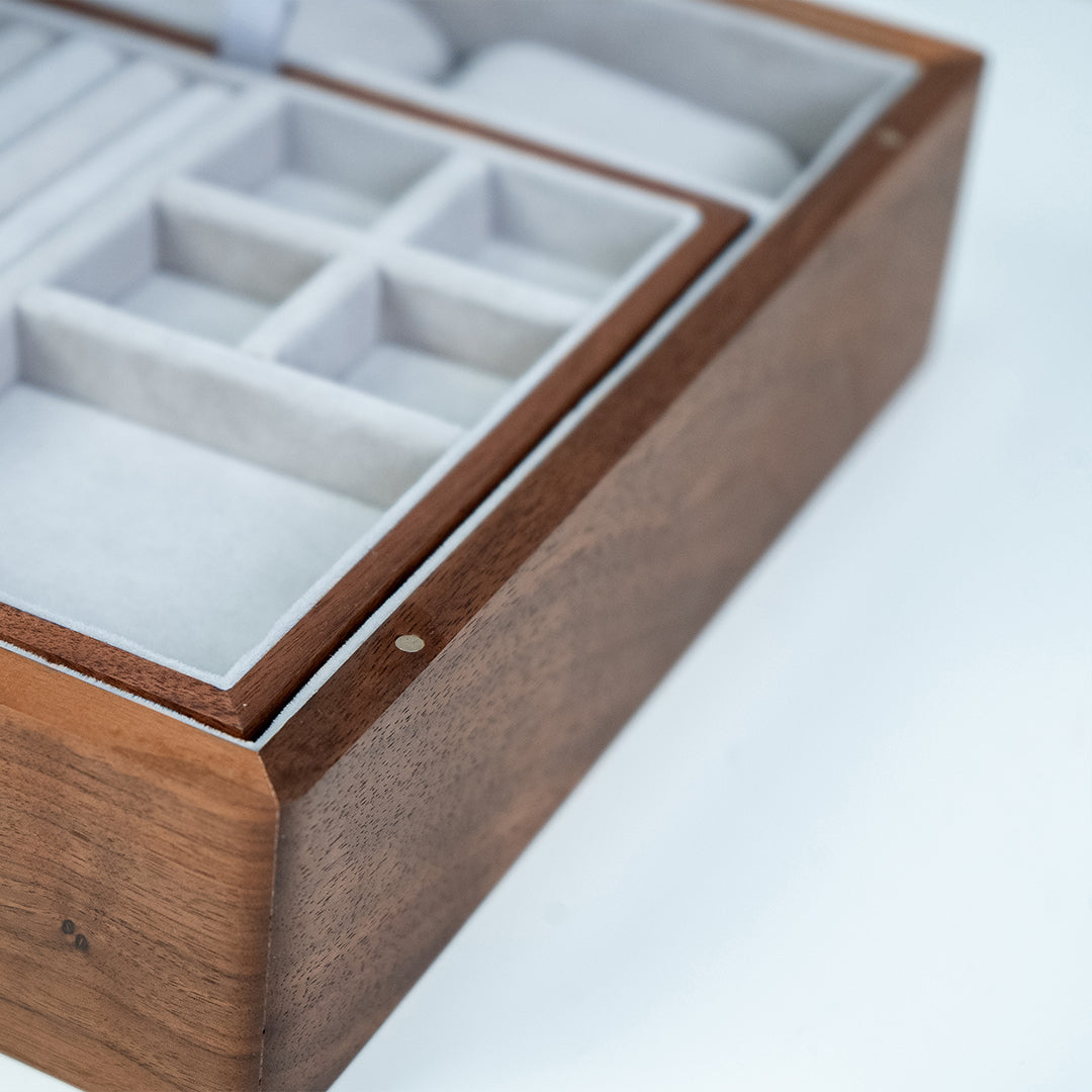 Personalized 1.5-Layer Walnut Jewelry Box