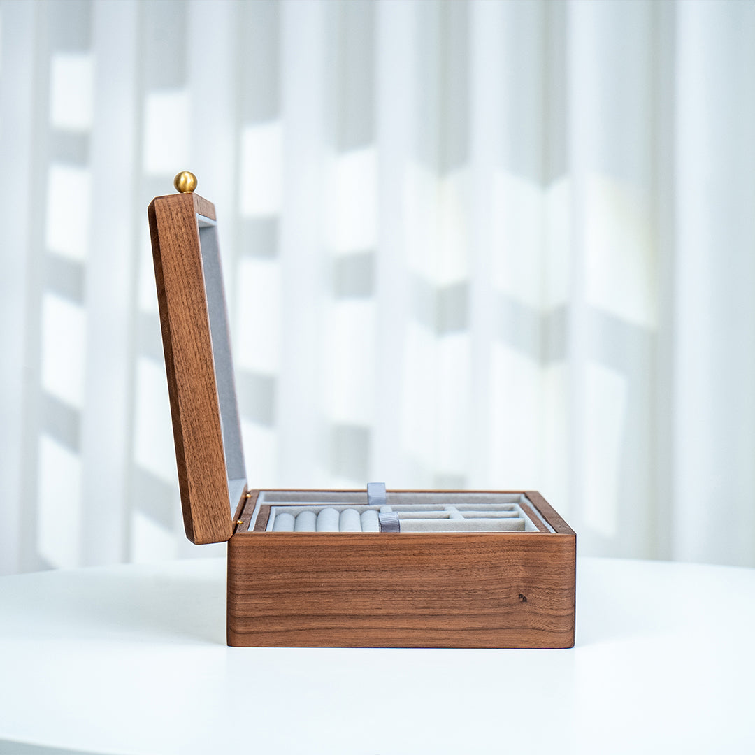 Personalized 1.5-Layer Walnut Jewelry Box