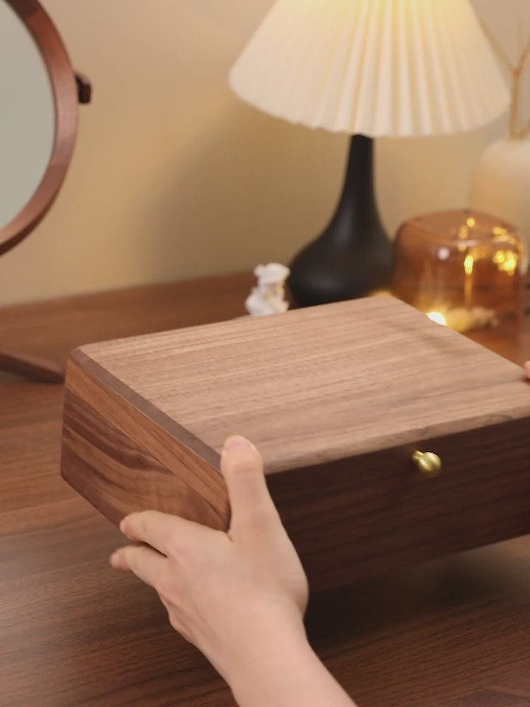 Personalized 1.5-Layer Walnut Jewelry Box